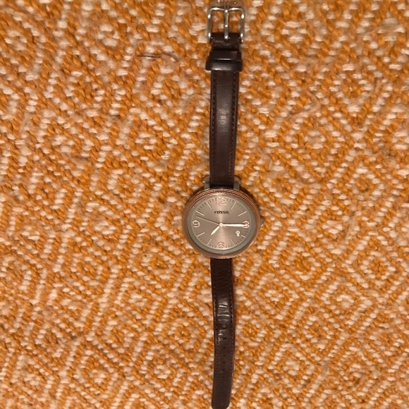 Brown Leather Fossil Watch - Picture 2 of 4
